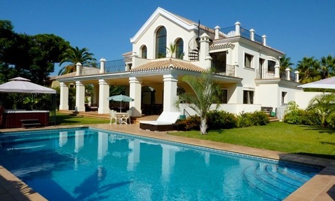 Te koop: Grote modern luxueuze villa nabij het strand in Marbella 