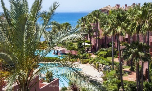 Luxe eerstelijnstrand penthouse appartement te koop op de New Golden Mile tussen Marbella en Estepona 