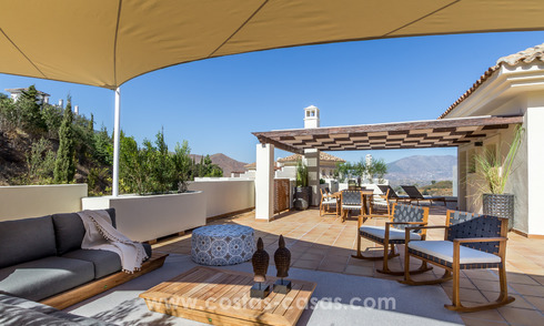 Nieuwe luxe appartementen te koop in Andalusische stijl temidden de natuur in Marbella 21585