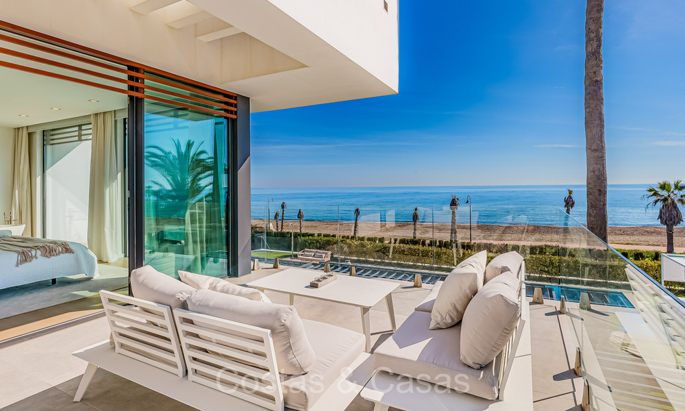 Instapklare ultramoderne design villa direct aan het strand te koop, New Golden Mile, Marbella - Estepona. 72235