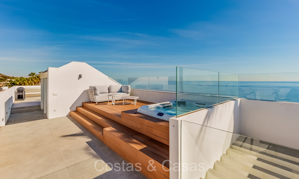 Instapklare ultramoderne design villa direct aan het strand te koop, New Golden Mile, Marbella - Estepona. 72237