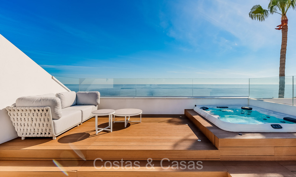 Instapklare ultramoderne design villa direct aan het strand te koop, New Golden Mile, Marbella - Estepona. 72238