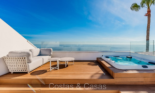 Instapklare ultramoderne design villa direct aan het strand te koop, New Golden Mile, Marbella - Estepona. 72238 