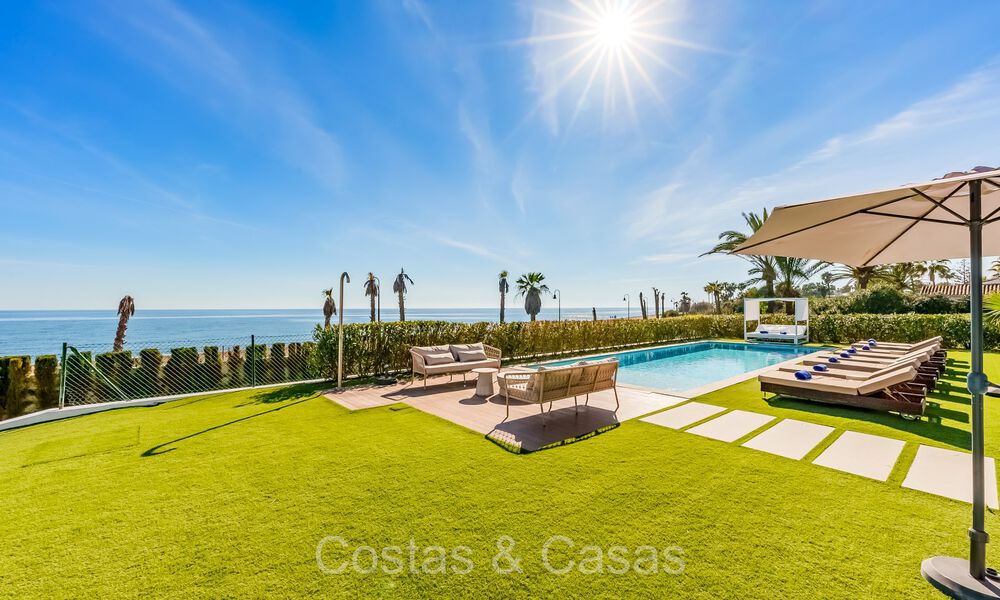 Instapklare ultramoderne design villa direct aan het strand te koop, New Golden Mile, Marbella - Estepona. 72251