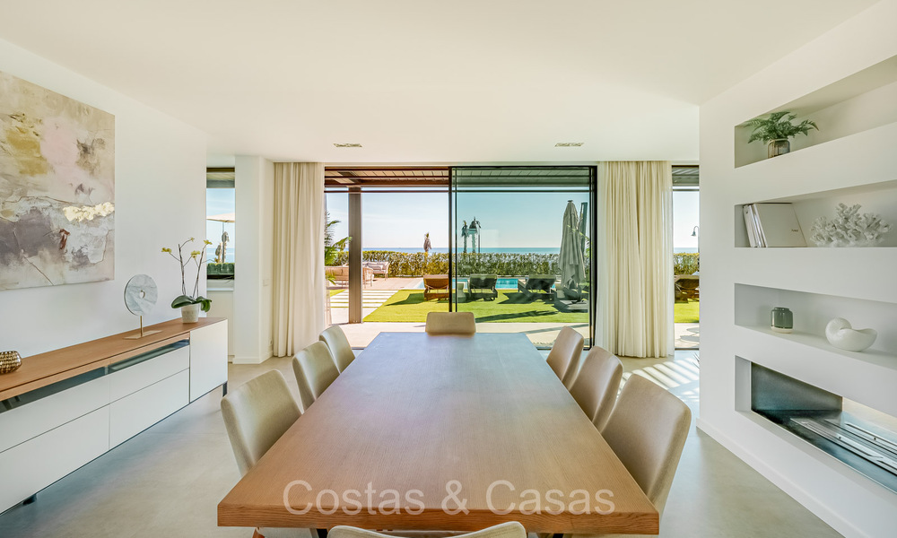 Instapklare ultramoderne design villa direct aan het strand te koop, New Golden Mile, Marbella - Estepona. 72256