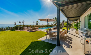 Instapklare ultramoderne design villa direct aan het strand te koop, New Golden Mile, Marbella - Estepona. 72260 