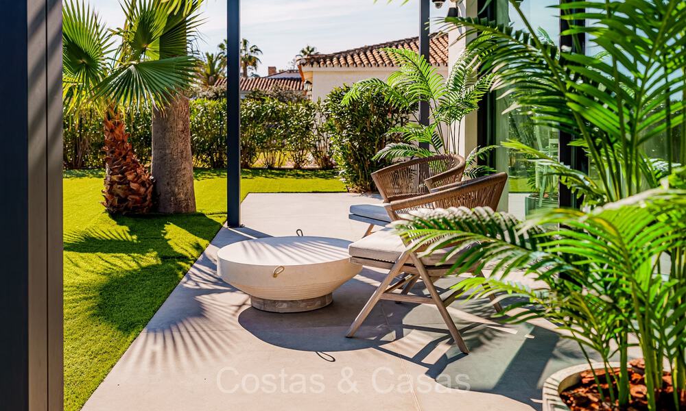 Instapklare ultramoderne design villa direct aan het strand te koop, New Golden Mile, Marbella - Estepona. 72264