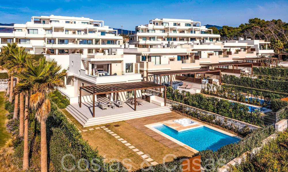 Luxueuze eerstelijns strandvilla te koop in een nieuw, exclusief complex, New Golden Mile, Marbella - Estepona 69820