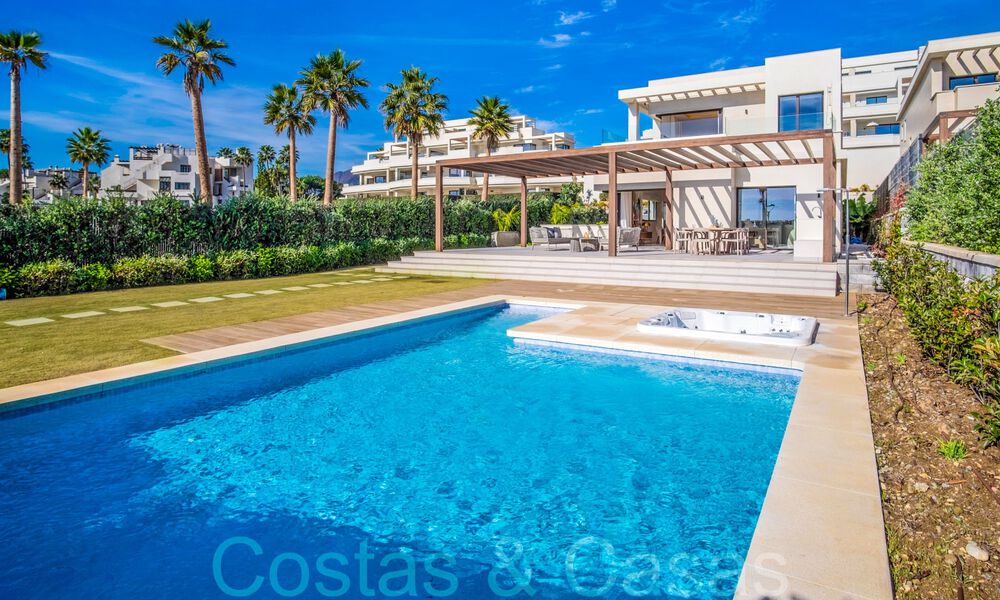 Luxueuze eerstelijns strandvilla te koop in een nieuw, exclusief complex, New Golden Mile, Marbella - Estepona 69847
