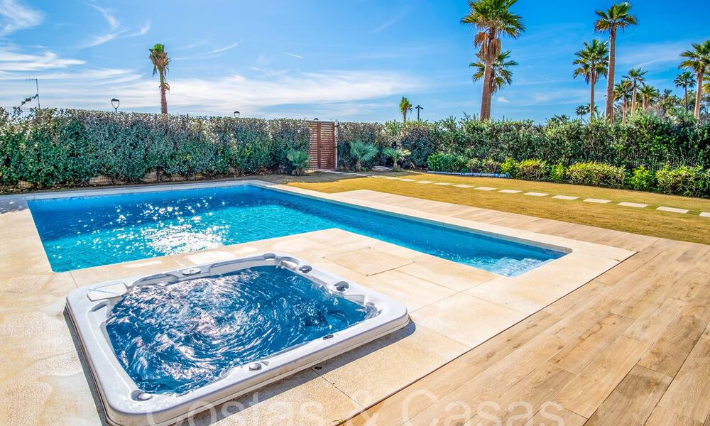 Luxueuze eerstelijns strandvilla te koop in een nieuw, exclusief complex, New Golden Mile, Marbella - Estepona 69848