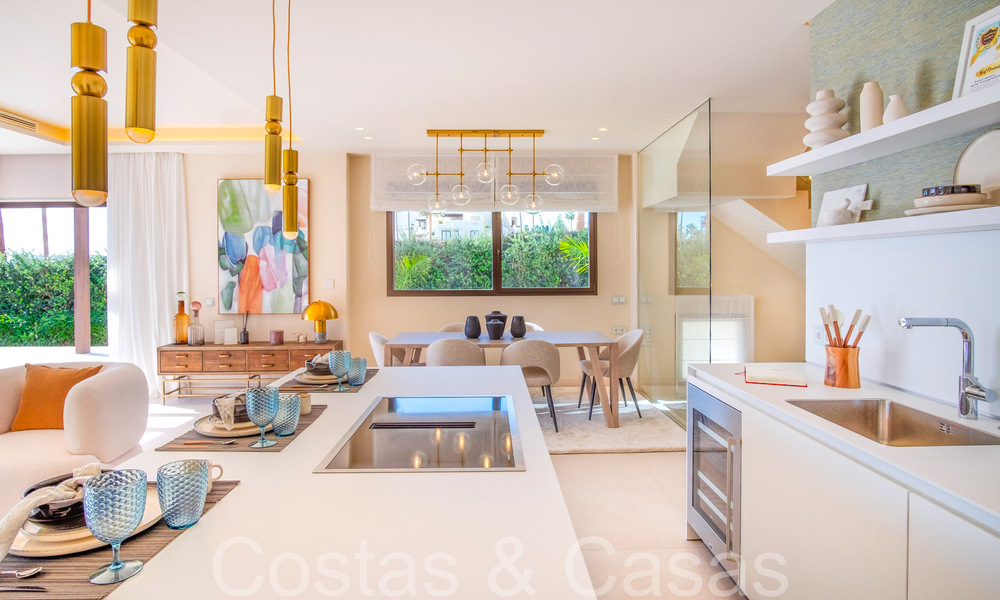 Luxueuze eerstelijns strandvilla te koop in een nieuw, exclusief complex, New Golden Mile, Marbella - Estepona 69862