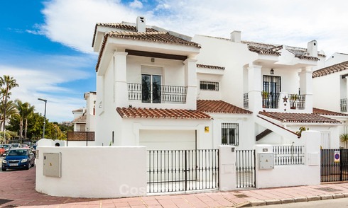 Recent gerenoveerde halfvrijstaande woning te koop, gelegen in Nueva Andalucia, Marbella, op loopafstand van Puerto Banus 8705