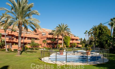 Penthouse appartement te koop in exclusieve urbanisatie aan het strand tussen Puerto Banus en San Pedro, Marbella 21758