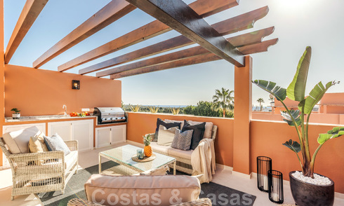 Elegant gerenoveerde schakelwoning te koop in Aloha, Nueva Andalucia, Marbella 23792