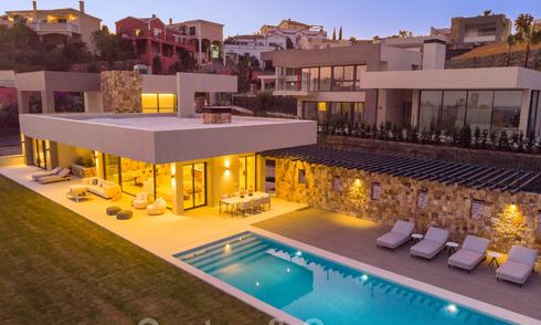 Hedendaagse moderne nieuwbouw villa´s te koop in Nueva Andalucia, Marbella 24482