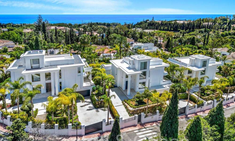 Nieuwe luxevilla's in een moderne klassieke stijl te koop op de prestigieuze Golden Mile in Marbella 69668