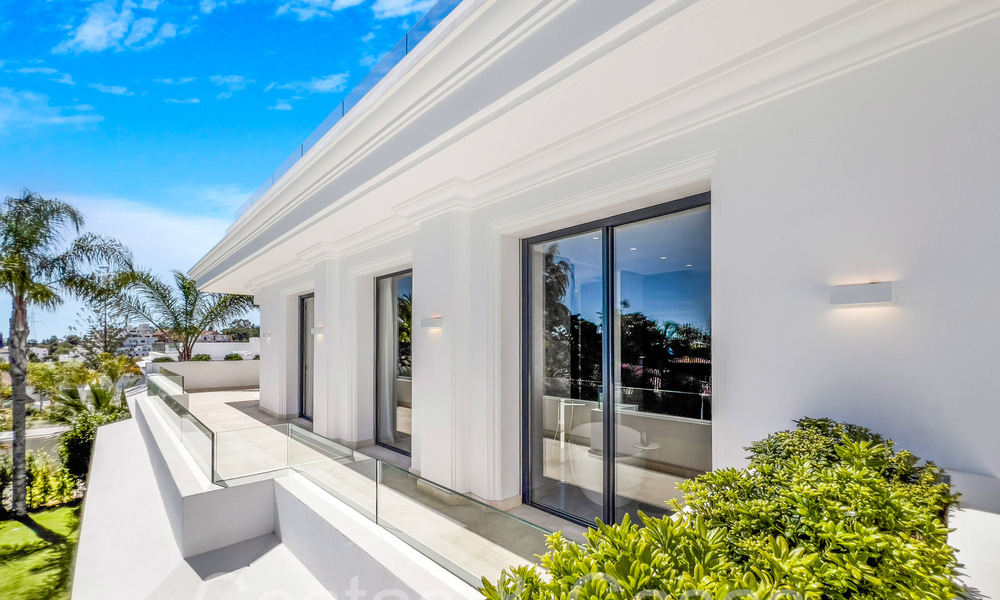 Nieuwe luxevilla's in een moderne klassieke stijl te koop op de prestigieuze Golden Mile in Marbella 69691