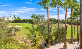 Nieuwe, ultramoderne luxevilla te koop met een architectonisch design, eerstelijns golf Los Naranjos te Nueva Andalucia, Marbella 73096 