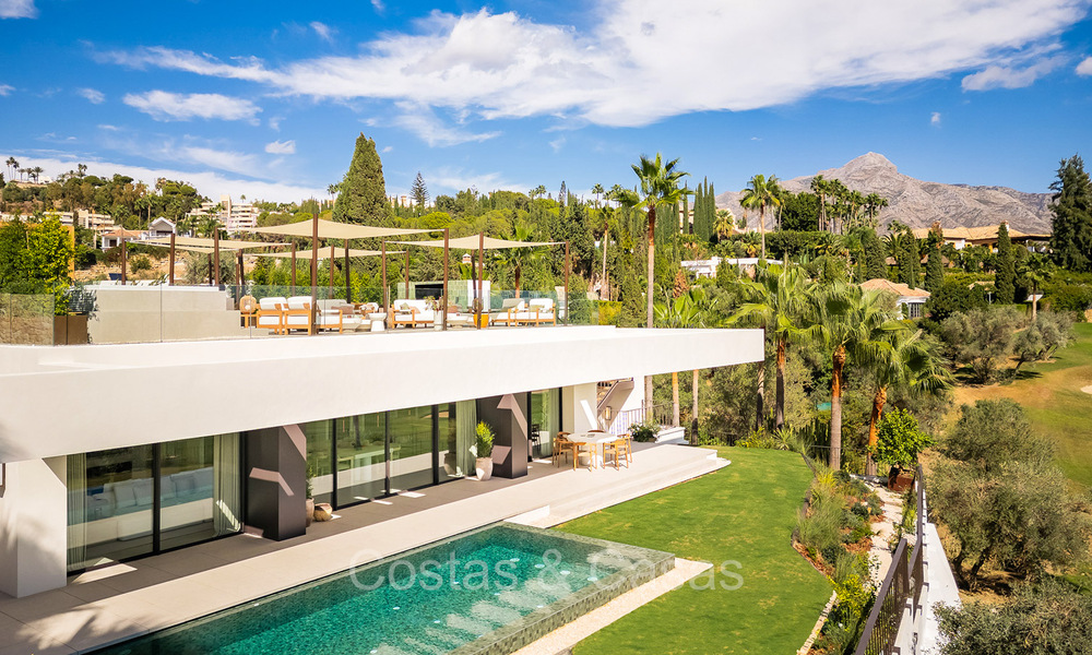 Nieuwe, ultramoderne luxevilla te koop met een architectonisch design, eerstelijns golf Los Naranjos te Nueva Andalucia, Marbella 73122