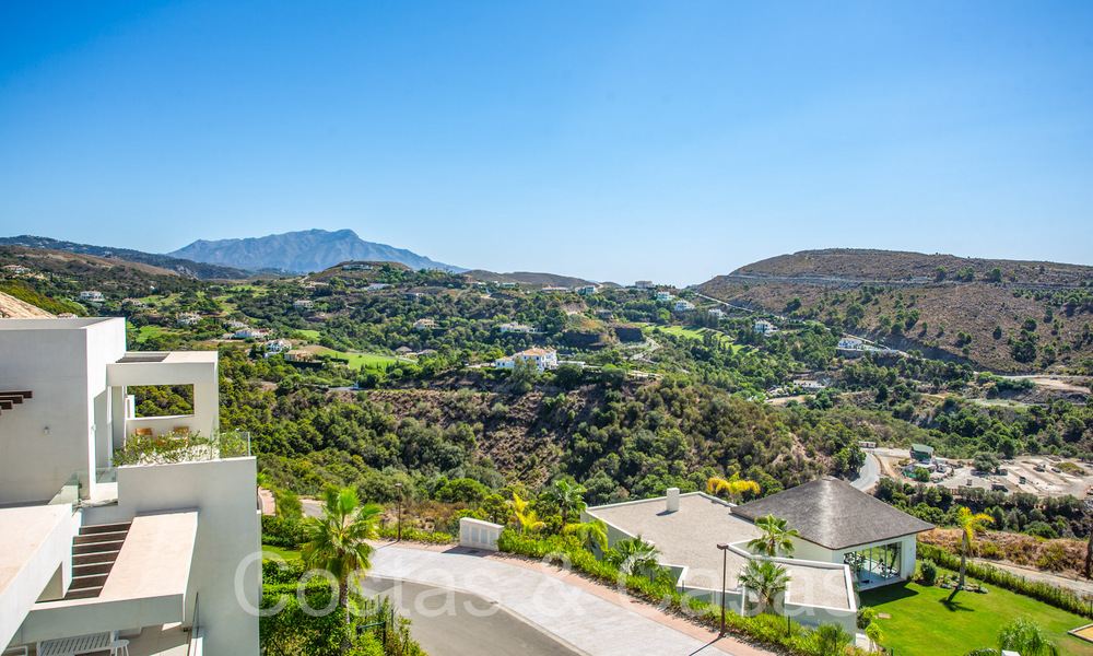 Instapklaar, gloednieuw penthouse met 3 slaapkamers te koop met zeezicht in een gated resort in Benahavis - Marbella 66215