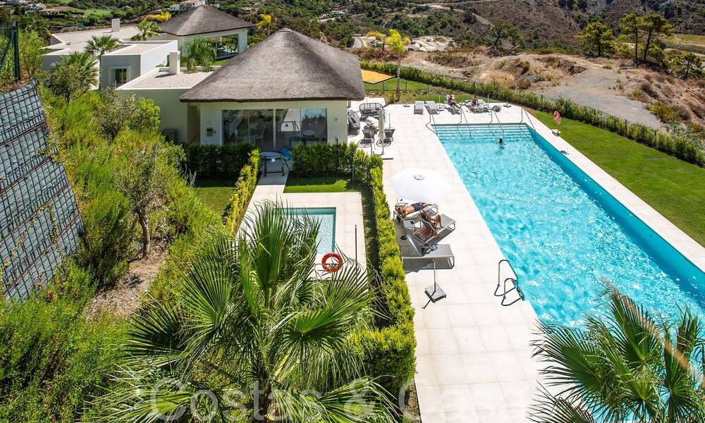 Instapklaar, gloednieuw penthouse met 3 slaapkamers te koop met zeezicht in een gated resort in Benahavis - Marbella 66234