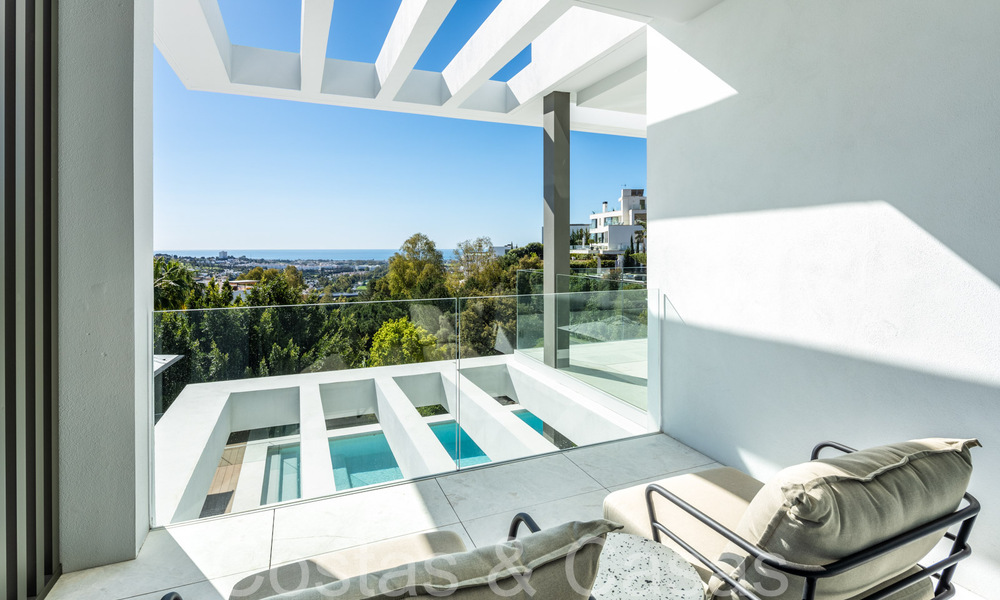 Instapklare, moderne luxevilla met onbelemmerd zeezicht te koop, gelegen in La Quinta, Marbella - Benahavis 67760