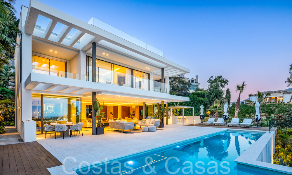 Instapklare, moderne luxevilla met onbelemmerd zeezicht te koop, gelegen in La Quinta, Marbella - Benahavis 67778