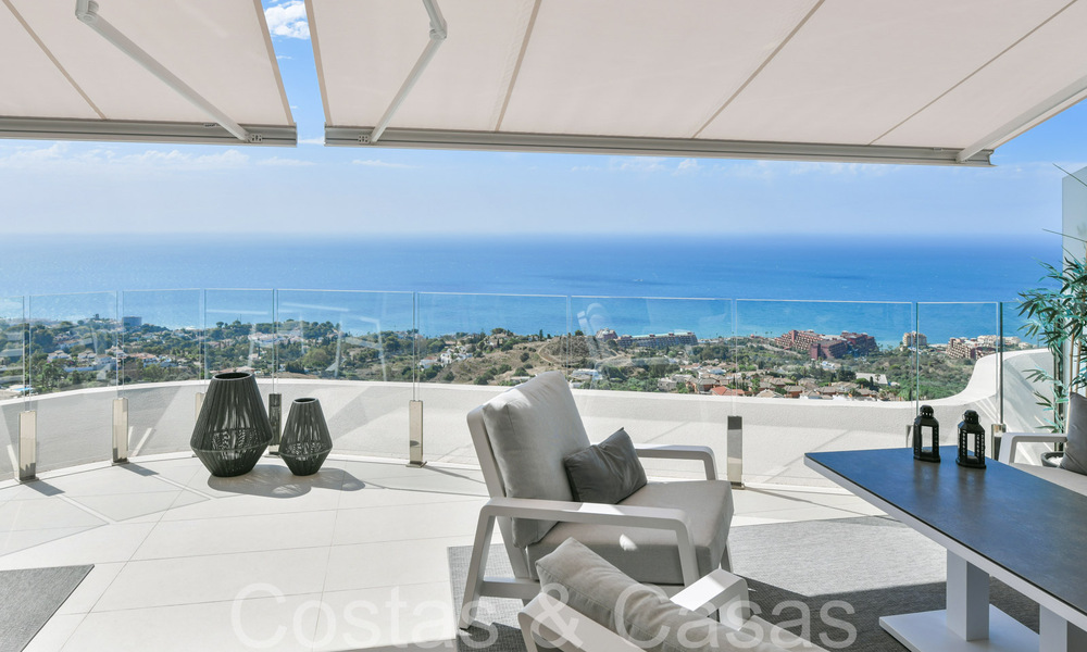 Luxueus, modern, duplex penthouse met panoramisch zeezicht te koop in Benalmadena, Costa del Sol 68016