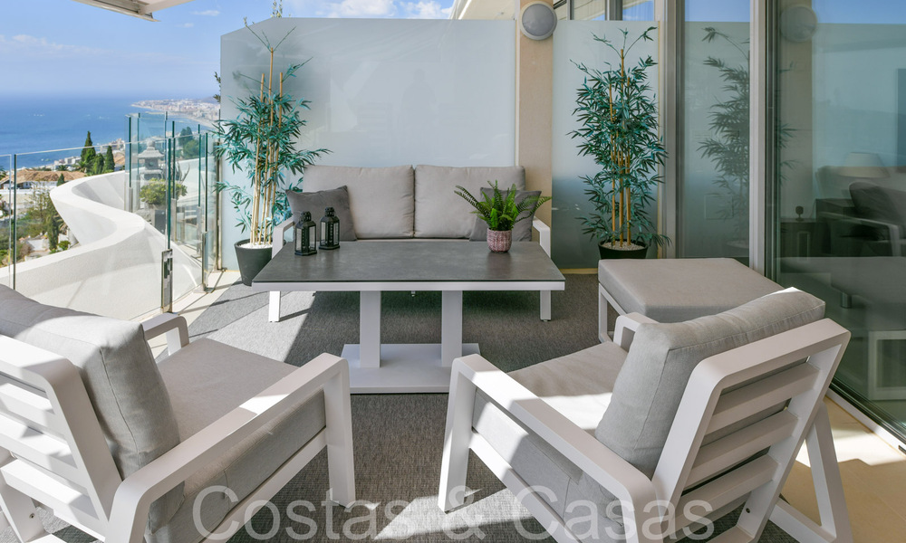 Luxueus, modern, duplex penthouse met panoramisch zeezicht te koop in Benalmadena, Costa del Sol 68018