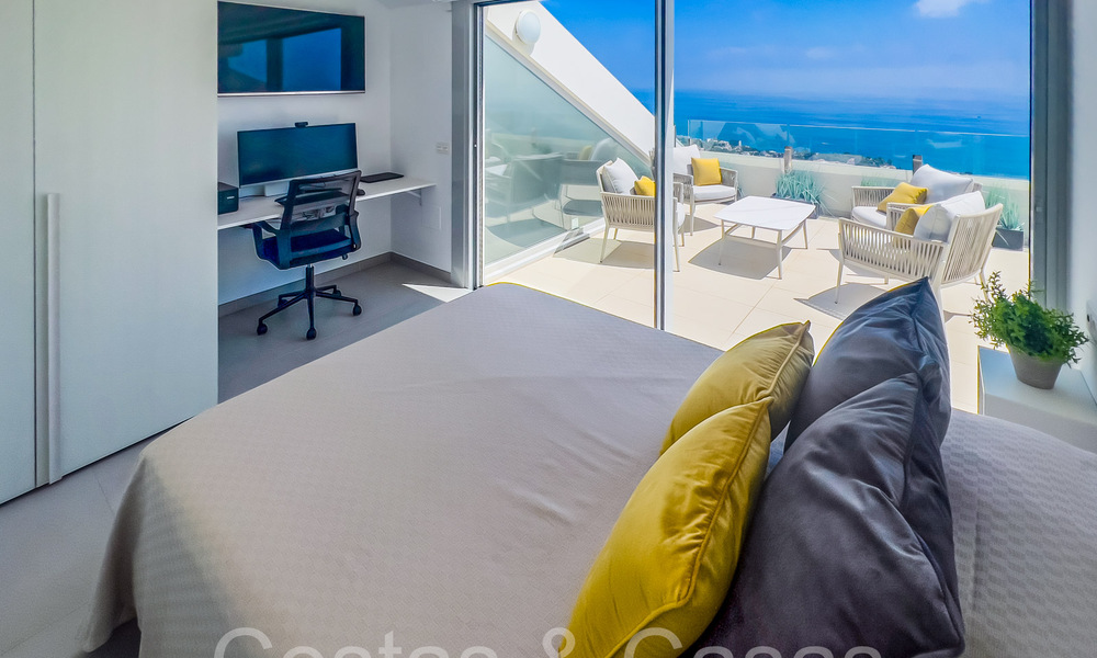 Luxueus, modern, duplex penthouse met panoramisch zeezicht te koop in Benalmadena, Costa del Sol 68043