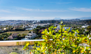 Luxueus appartement te koop met onbelemmerd, panoramisch zeezicht in Nueva Andalucia, Marbella 68083 