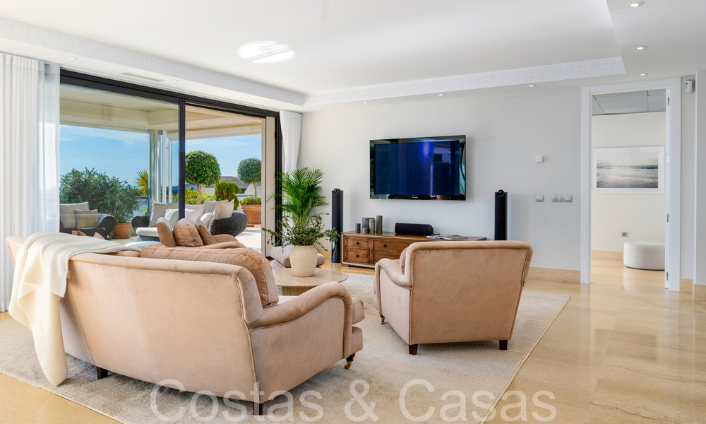 Luxueus appartement te koop met onbelemmerd, panoramisch zeezicht in Nueva Andalucia, Marbella 68092