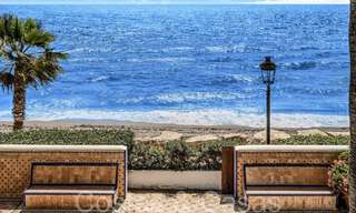 Luxevilla met open zeezicht te koop, direct aan het strand op de prestigieuze Golden Mile van Marbella 68310 