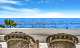 Luxevilla met open zeezicht te koop, direct aan het strand op de prestigieuze Golden Mile van Marbella 68326 