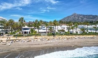 Luxevilla met open zeezicht te koop, direct aan het strand op de prestigieuze Golden Mile van Marbella 68329 