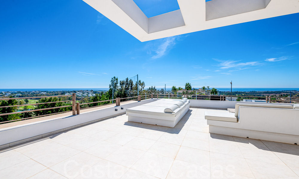 Instapklare, high-end designervilla te koop, frontlinie golf met zeezicht in Benahavis - Marbella 68415