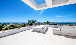 Instapklare, high-end designervilla te koop, frontlinie golf met zeezicht in Benahavis - Marbella 68415 