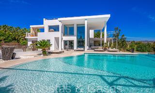 Instapklare, high-end designervilla te koop, frontlinie golf met zeezicht in Benahavis - Marbella 68419 