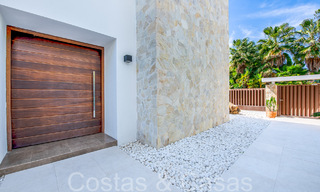 Instapklare, high-end designervilla te koop, frontlinie golf met zeezicht in Benahavis - Marbella 68421 