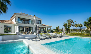 Eigentijds gerenoveerde luxevilla te koop, eerstelijns golf in Nueva Andalucia, Marbella 70518 