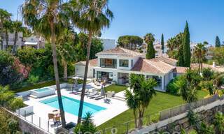 Eigentijds gerenoveerde luxevilla te koop, eerstelijns golf in Nueva Andalucia, Marbella 70540 