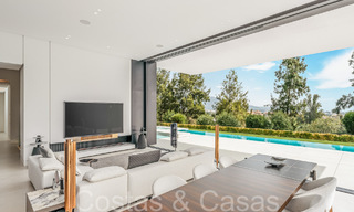 Moderne, gelijkvloerse, luxueuze villa te koop direct aan de golfbaan in Benahavis - Marbella 68462 