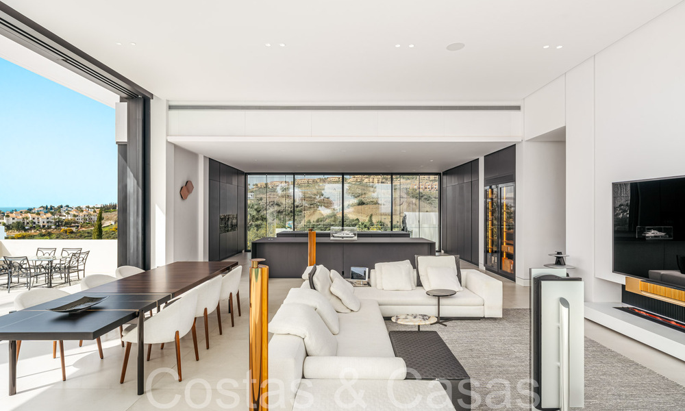 Moderne, gelijkvloerse, luxueuze villa te koop direct aan de golfbaan in Benahavis - Marbella 68463