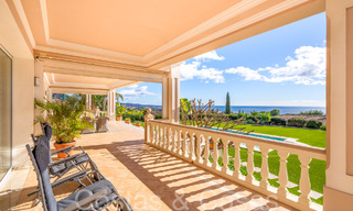 Klassieke Mediterrane villa met adembenemend zeezicht te koop in het toonaangevende Cascada de Camojan in Marbella 68498 