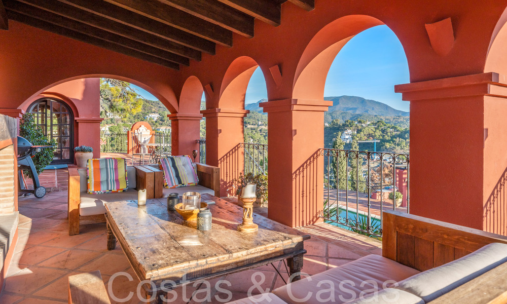 Majestueuze, Andalusische luxevilla te koop omgeven door natuur in El Madroñal, Benahavis - Marbella 68504