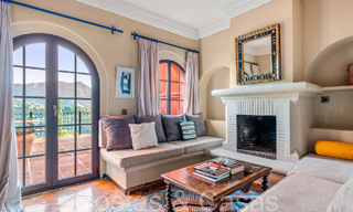 Majestueuze, Andalusische luxevilla te koop omgeven door natuur in El Madroñal, Benahavis - Marbella 68510 