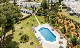 Schitterend townhouse te koop in de zeer geliefde golfenclave van Aloha Golf, Nueva Andalucia, Marbella 68684 