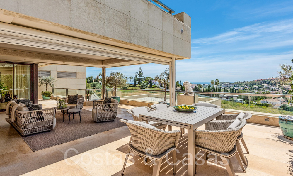 Luxueus duplex penthouse te koop met privézwembad en zeezicht in Nueva Andalucia, Marbella 68976