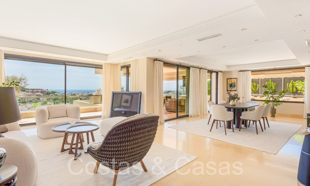 Luxueus duplex penthouse te koop met privézwembad en zeezicht in Nueva Andalucia, Marbella 68992