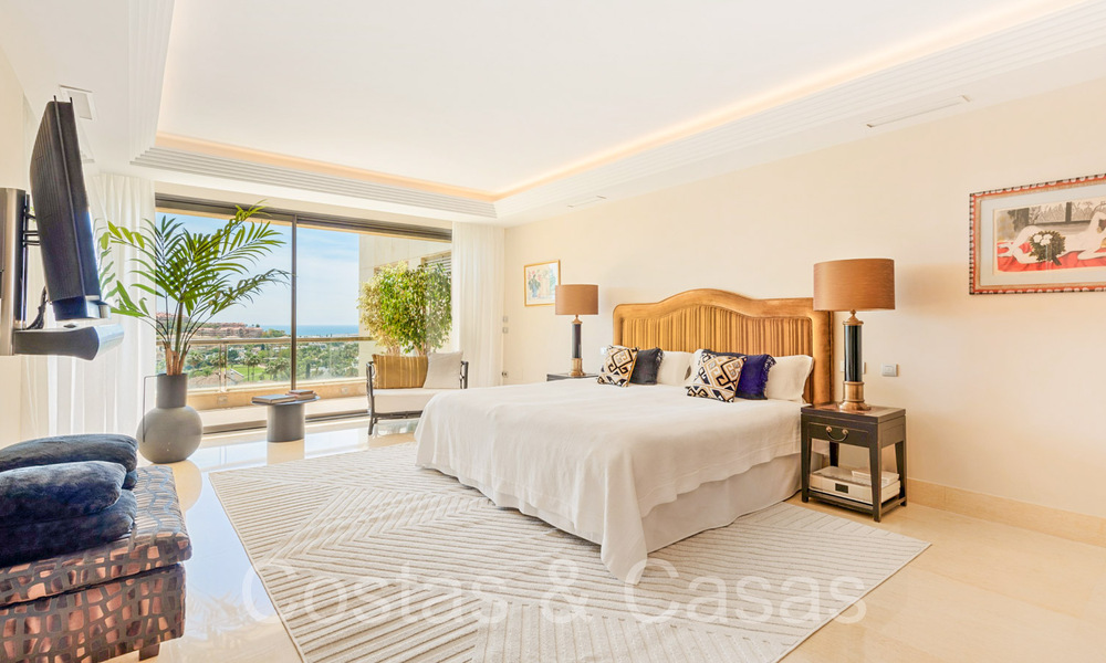 Luxueus duplex penthouse te koop met privézwembad en zeezicht in Nueva Andalucia, Marbella 68994